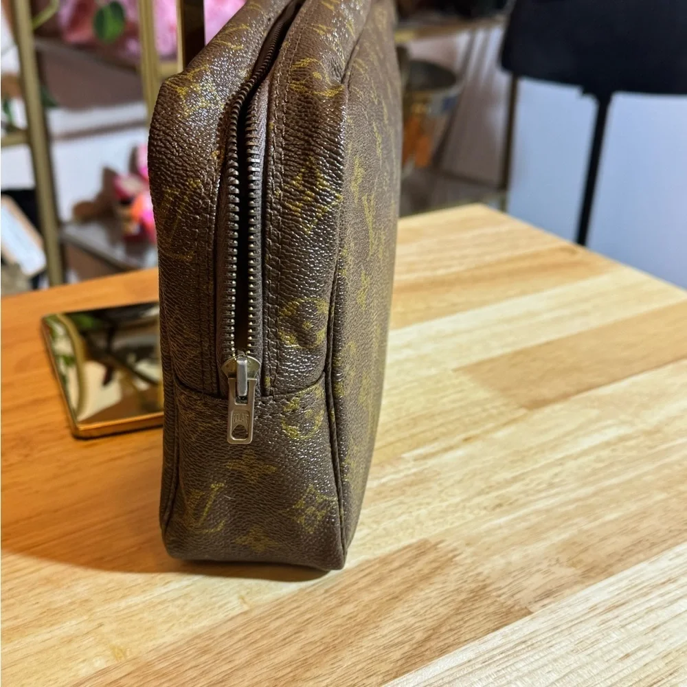 AUTHENTIC Louis Vuitton Monogram Trousse Bag